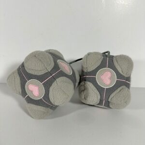Valve Portal Companion Cube Plush Fuzzy Dice Grey Pink Heart Valve Corp Rare